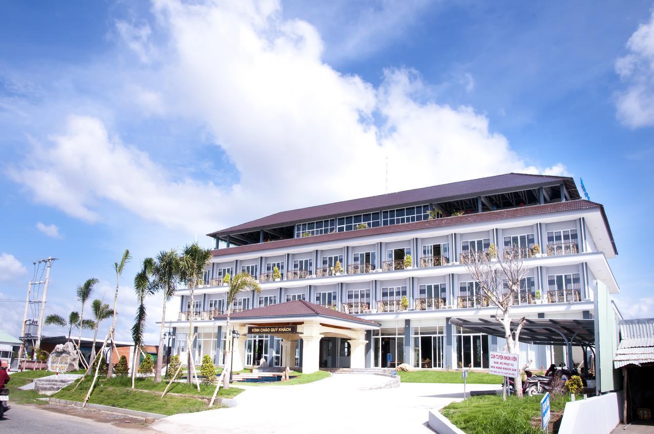 Ozon Hotel Nam Can Esterno foto